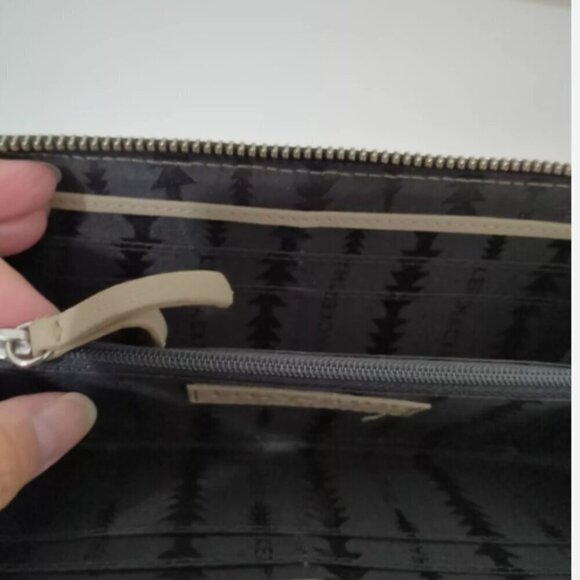 Thacker New York Camila Leather Wallet, Taupe 2-Gusset Zip Around, EUC - Picture 6 of 6